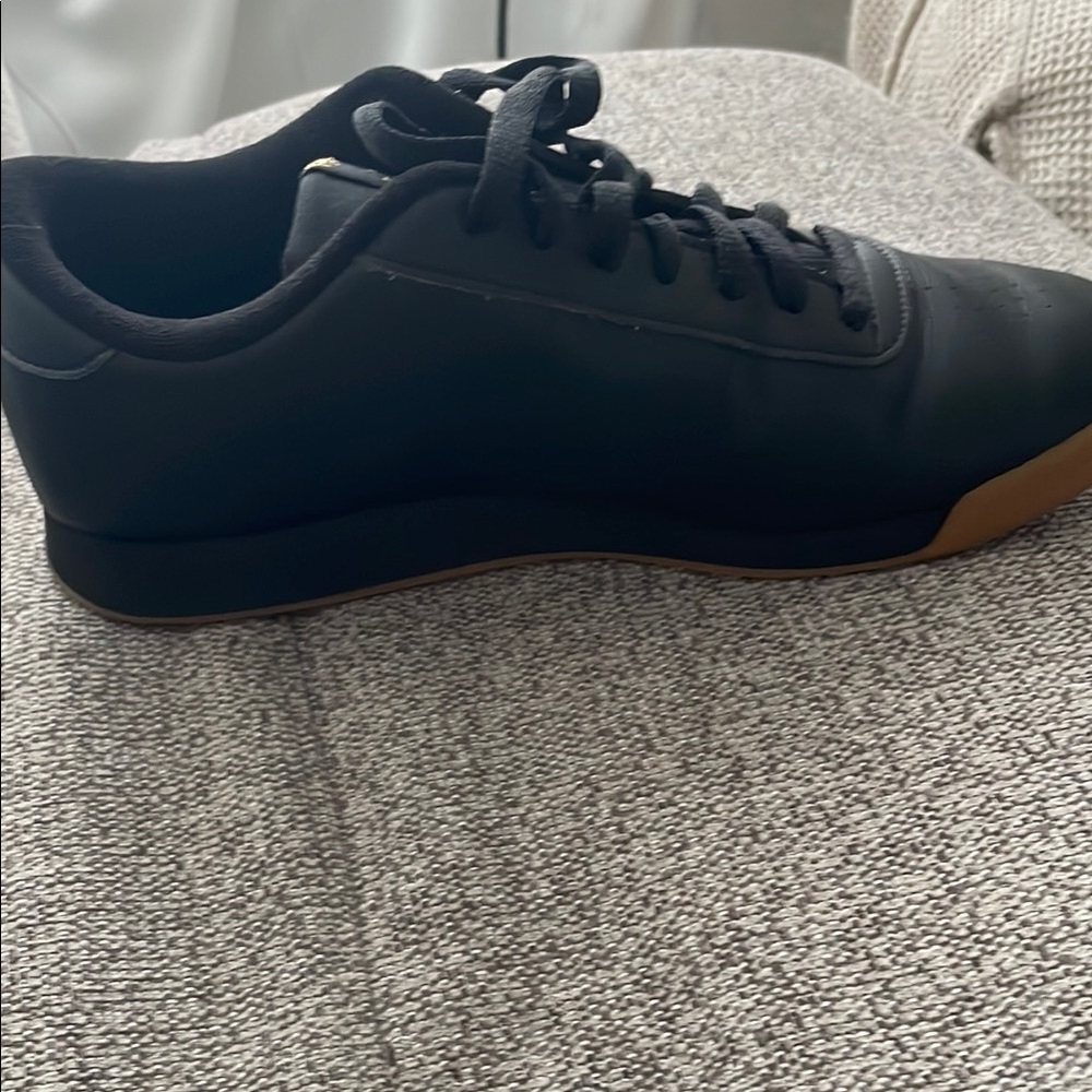Princess Reebok black /Gum Sole - Picture 4 of 4